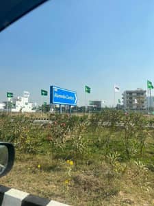 Commercial / Industrial Land for Sale in Sector 73, Delhi Gurgaon Expressway Gurgaon